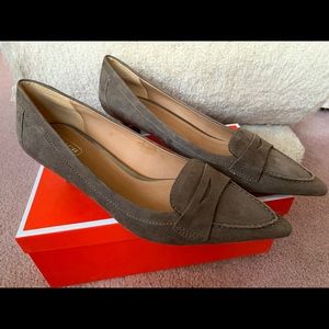 NIB Coach "Winnie" Suede Shoes, Size 8